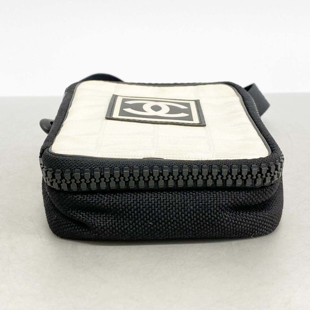 Chanel Sport Nylon Shoulder Bag in Black and Ivory for Women - Picture 3 of 11